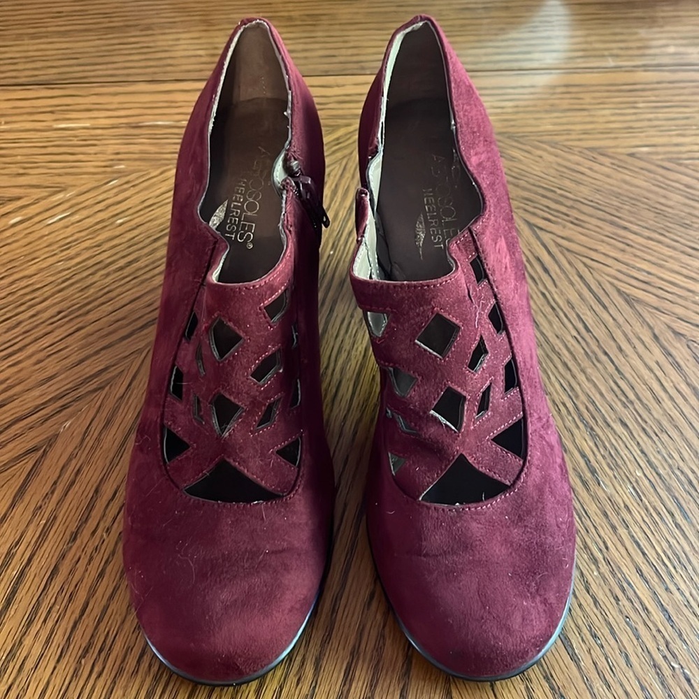 Aerosoles Burgundy Heeled Shoes 8.5